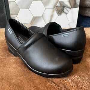 Cherokee Authentic Women’s Black Workwear Harmony Leather Slip-on‎ Clogs Size 9